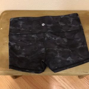 Lululemon booty shorts